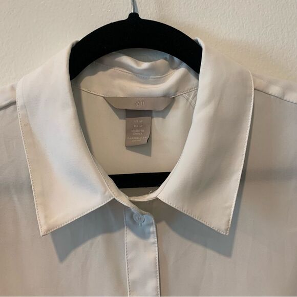 H&M White Sheer Puff-Sleeved Button Up Blouse Size Medium - Picture 3 of 11